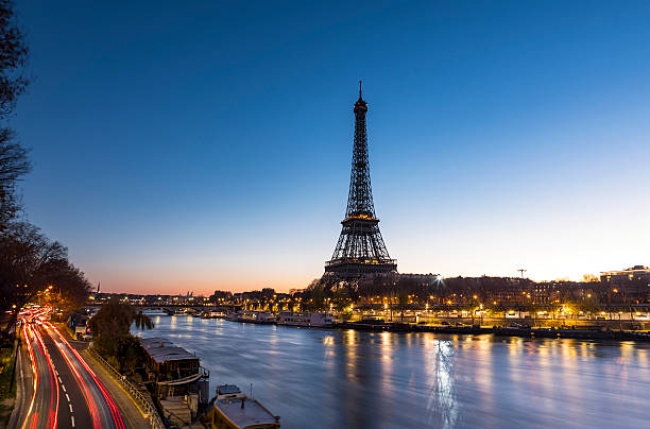 Dos Capitales - Paris y Londres 2025